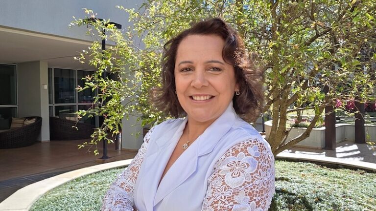 Claudia A. Guimarães