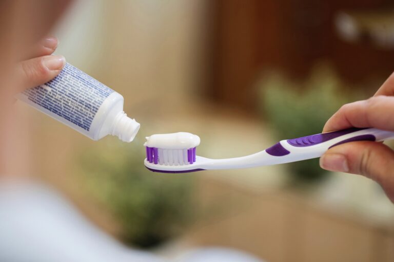 Lauril sulfato de sódio no creme dental: por que ficar atento?